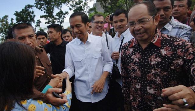 Jokowi Disambut Meriah Mahasiswa di Padang