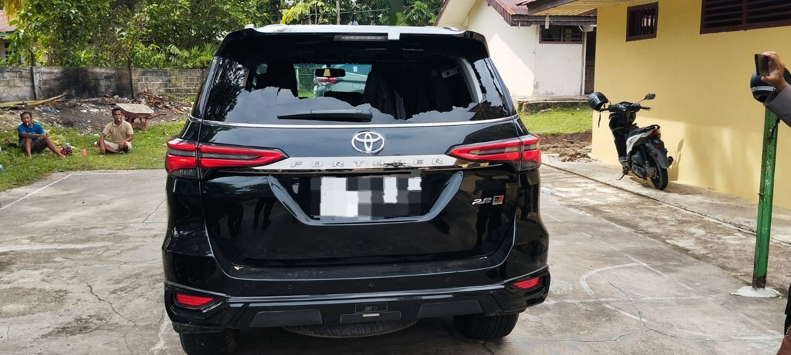 Penertiban PETI di Cerenti Rusuh, Enam Mobil Polisi Rusak dan Satu Motor Dibakar