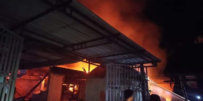 Ditinggal Yasinan, Satu Unit Rumah di Kuansing Terbakar