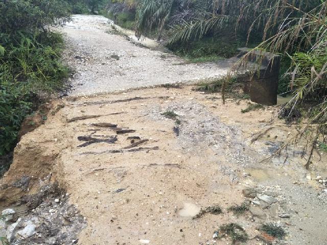 Besok, Dinas PUPR Perbaiki Jalan Alternatif Menuju Desa Pulau Kedundung