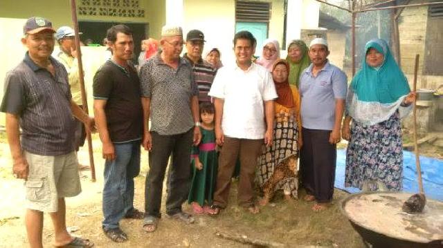 Meriahkan Idul Adha, IKO Makan Sup Bersama Warga di desa Koto Kari