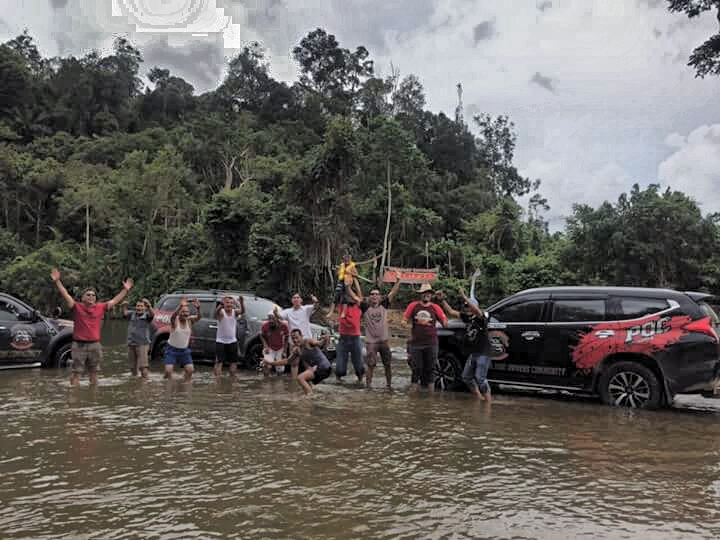 Promosikan Pariwisata Kuansing, Club POC Riau Touring ke Sungai Tabijo