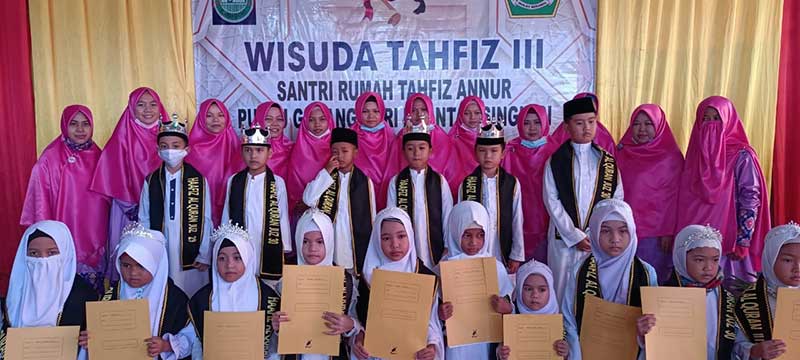 Pemprov Riau Anggarkan Rp24 Juta Per Desa untuk Guru Hafiz Quran