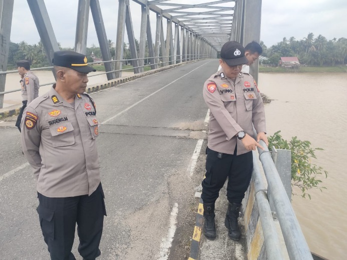 Baut dan Siku Skor Safety  Jembatan Pangean Dicuri Kapolsek Minta Warga Jaga Asset Negara