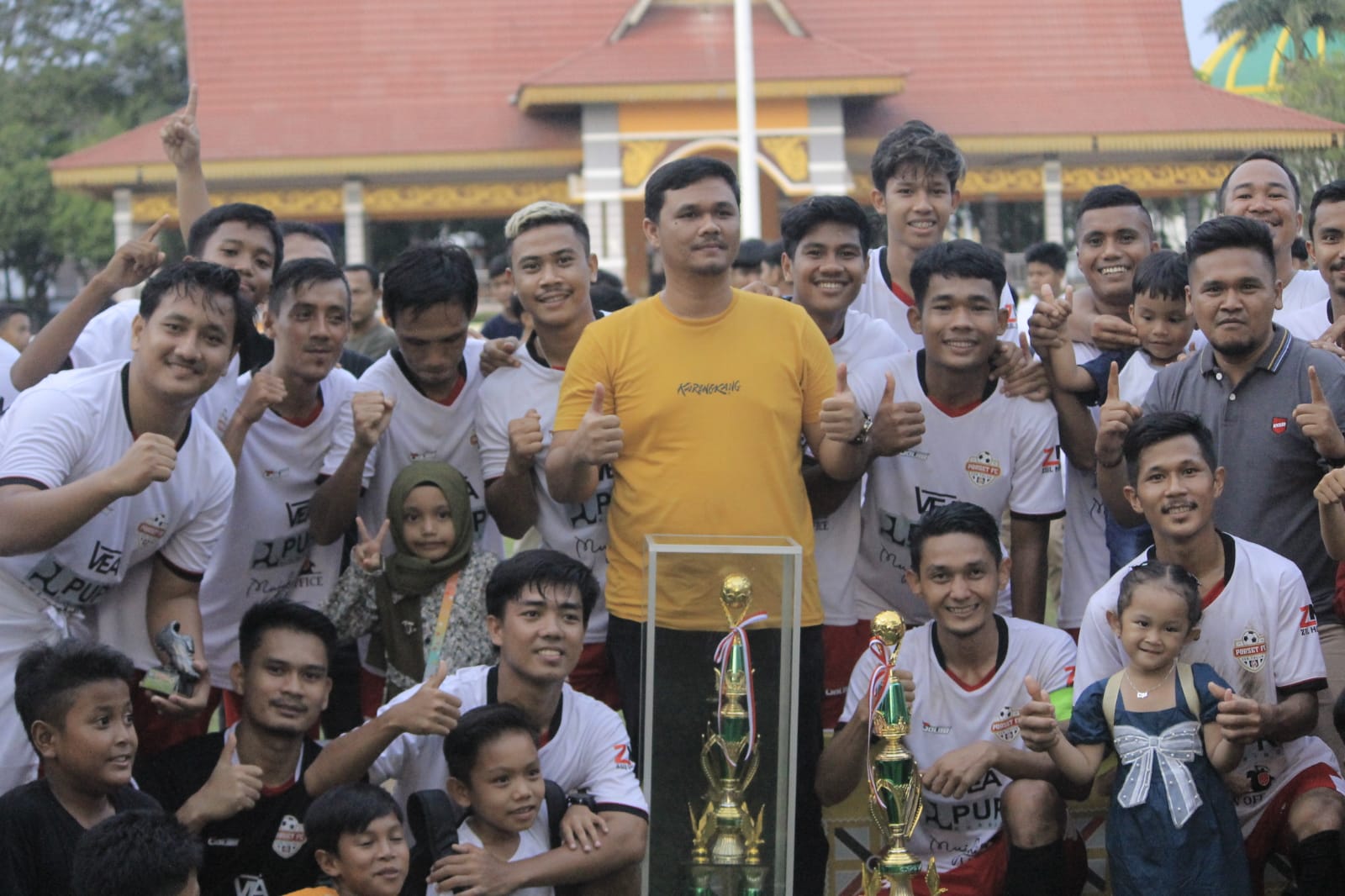 Remako Cup I Sukses, Ketua DPRD Puji Laga Final yang Menghibur Ribuan Penonton