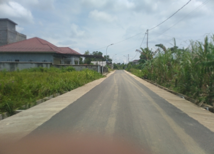 Kalau Dikomplek Ada Pejabat dan Pegawai Jalan Cepat Diaspal,  di Pelosok Banyak Jalan Rusak