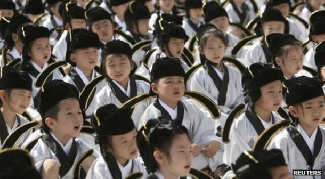 Aduh, Mayoritas Warga China Tidak Mahir Bahasa Mandarin