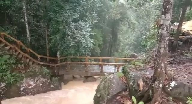 Air Keruh, Pengunjung Air Terjun Guruh Gemurai Turun Hingga 40 Persen