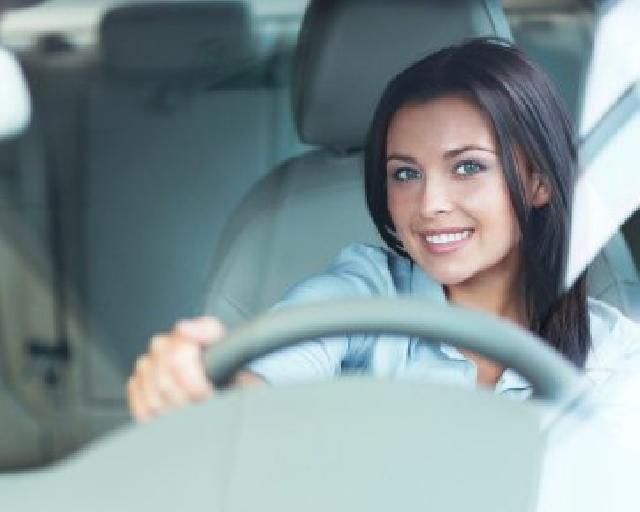 Riset: Wanita Lebih Sering Kecelakaan daripada Pria Saat Mengendarai Mobil
