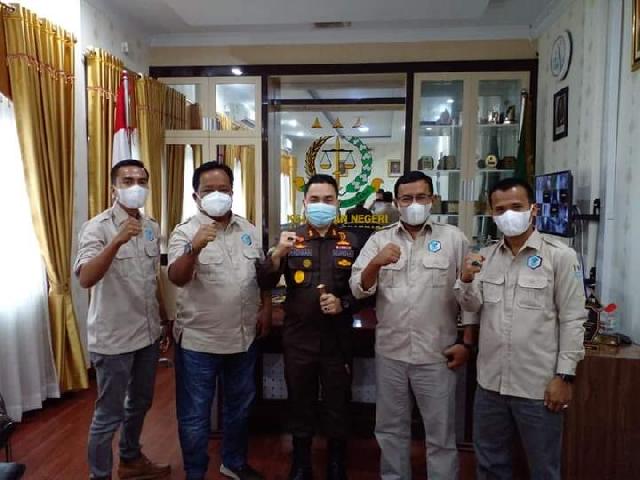 Kajari Kuansing Hadiman Didaulat Menjadi Pelindung IKA STM Teluk Kuantan