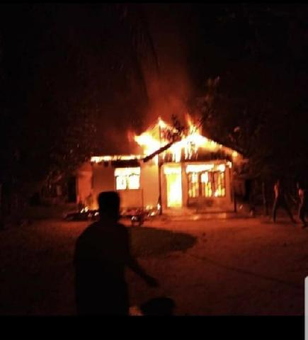 Kebakaran Rumah di Hulu Kuantan, Kakek Pemilik Rumah Harus Digendong Keluar 