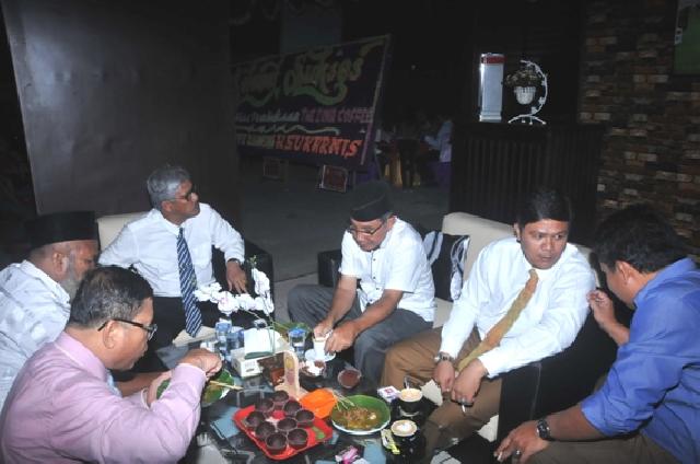 Bupati dan Ketua DPRD Hadiri Lauching Gerai Kuliner Terbaru di Teluk Kuantan Zona Coffe