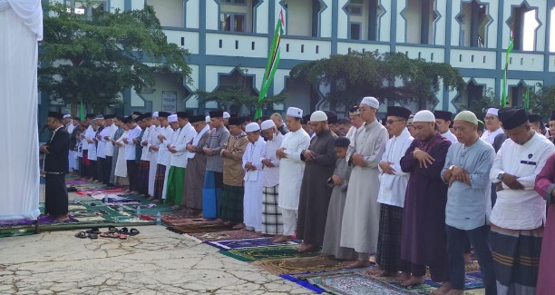 Kapolres Kuansing dan Anggota Amankan Sholat Idul Fitri 1444 H Warga Muhammadiyah
