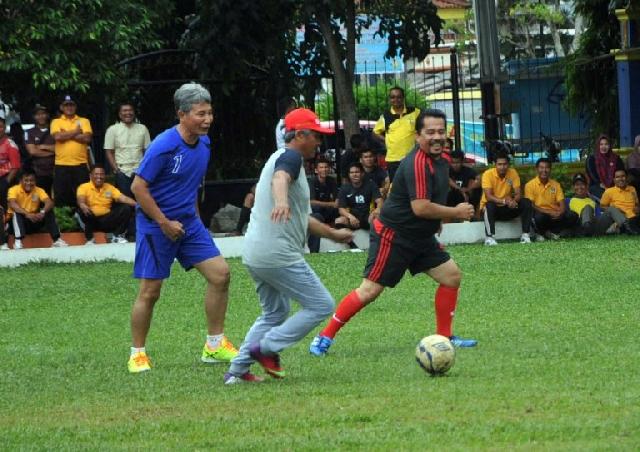 Sepakbola Mini antar Satker yang Diadakan Jelang Tutup Tahun 2014 Berlangsung Meriah  