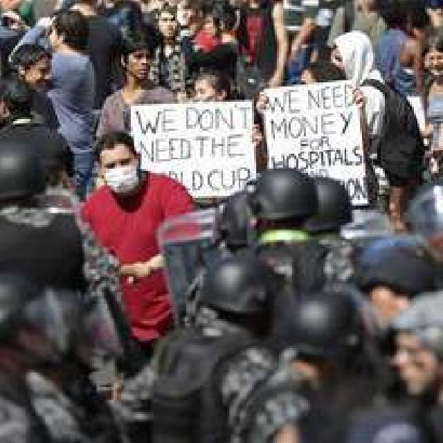 Protes Piala Dunia Pemborosan, Demonstran di Brasil Bentrok dengan Polisi 