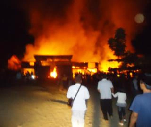 Bertepatan Malam Takbiran, 14 Kios di Pasar Minggu Boter Rohul Dilalap Api