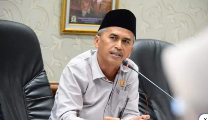 Bersihkan Sampah Ditepi Jalan Menuju Kuansing, pemerintah Desa  Harus Gotong Royong