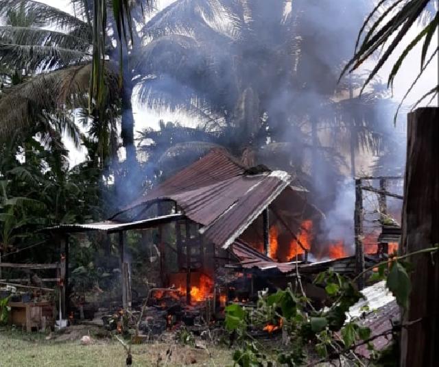 Dalam Waktu 30 Menit Rumah Warga di Desa Pulau Lancang Ludes Terbakar