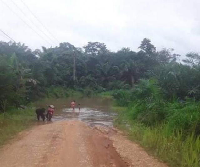 Masyarakat Pucuk Rantau Keluhkan Jalan Rusak, Sering Terhambat Saat Hari Hujan 