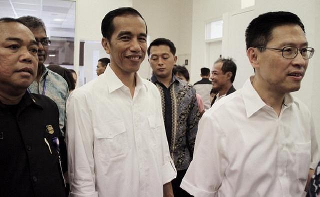    Jokowi Masih Ngarep Gitar Metallica Dikembalikan KPK