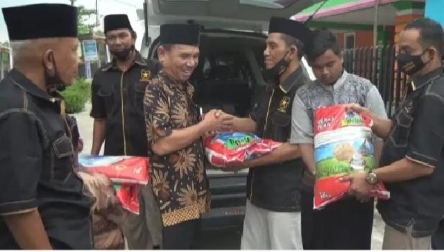 Usai Deklarasi, DPW Partai Ummat Riau Langsung Sambangi Panti Asuhan