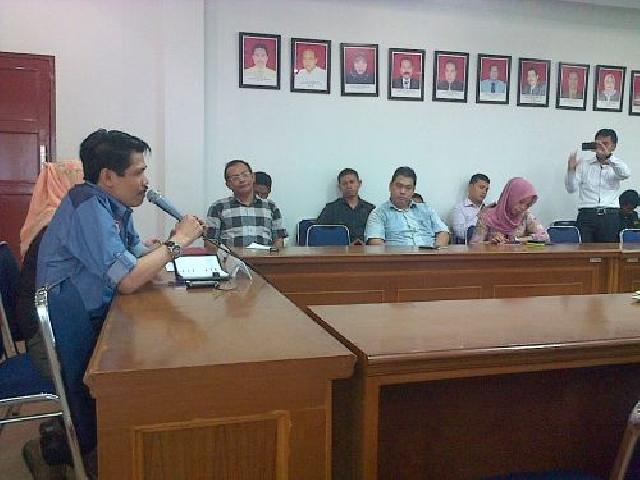 Herman Abdullah Calon Gubernur Riau 2013-2018 Terkaya, Achmad Termiskin
