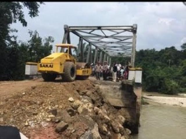 Perbaikan Jembatan Amblas Rampung, Transportasi Teluk Kuantan-Pekanbaru Kembali Normal