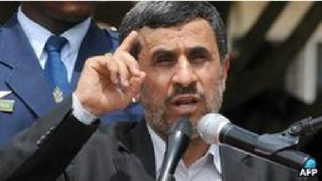 Helikopter Ahmadinejad mendarat darurat