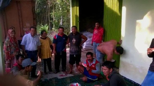 Mardjan Ustha Tinjau Kios Sari Tani di Desa Marsawa Bahas Masalah Kekurangan Pupuk 