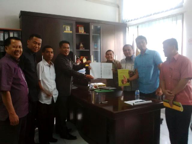 Dukung Kabupaten Kuantan Selatan, Anggota DPRD Dapil III Teken Kesepakatan