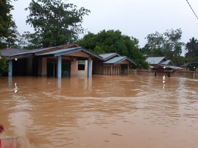 Dihantam Banjir, Ratusan Rumah Di Desa Rambahan Dan Petapahan Terendam 