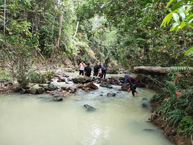 Diduga Akibat Illegal Logging, Air Objek Wisata Batang Ogan Keruh