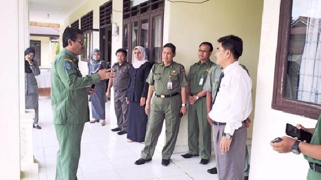 Tinjau UN SMP, Bupati Harap Kelulusan Lebih Baik