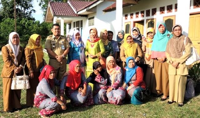 Jelang Lomba PKK KB-Kes se-Riau, Emi Mursini Tinjau Persiapan PKK Kecamatan