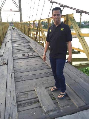 Lantai Jembatan Gantung Sawah Rusak Parah, Sebelum Jatuh Korban Sebelum Pacu Jalur Harus Diperbaiki