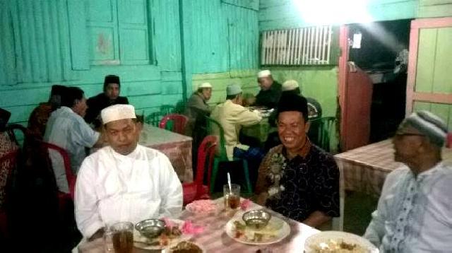 Silahturahmi, Marjan Ustha Makan Gulai Concang Bersama Usai Sholat Subuh di Kodai Nasar Baserah