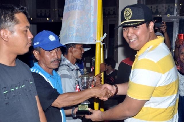 Siposan Rimbo RAPP Juara Pacu Jalur Piala Andi Putra