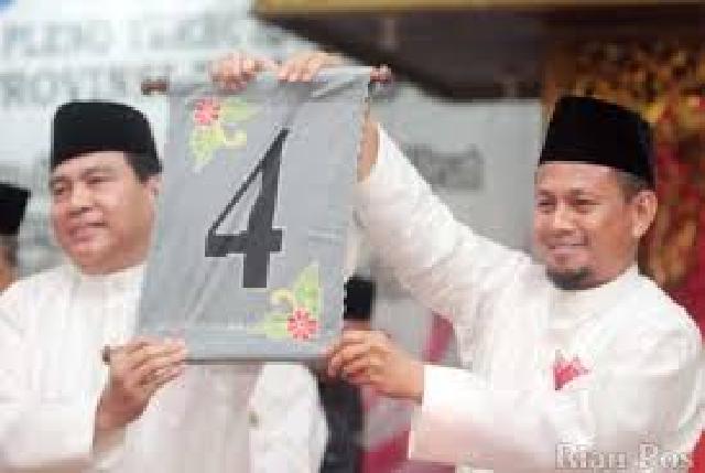 Achmad-Masrul Kompak Hadiri Sidang Perdana Gugatan Pilgubri di MK
