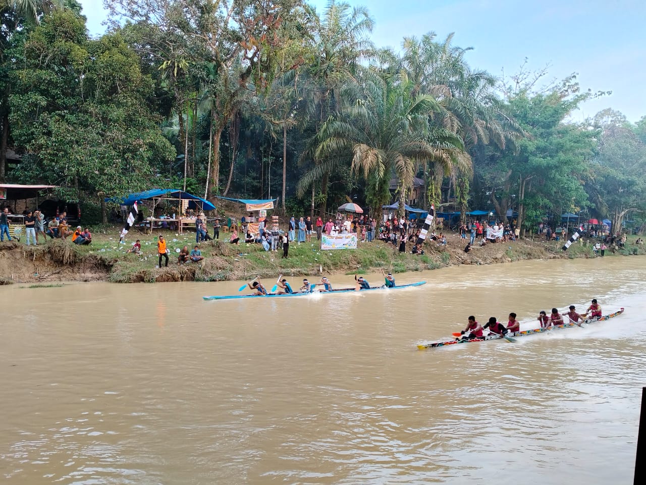 Dibuka Ketua DPRD, Pacu Jalur Mini di Tepian Duo Muaro Pucuk Rantau Perebutkan Hadiah Belasan Juta