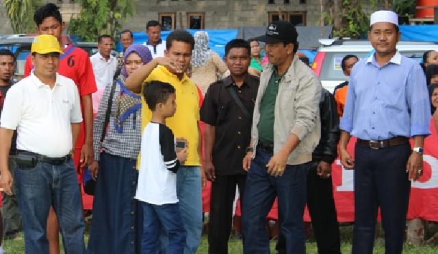 Terlihat Akrab, Dua Kandidat Calon Pemimpin Masa Depan Kuansing Bertemu di Desa Air Mas
