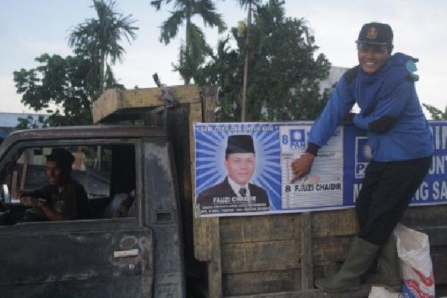 Ini Cerita Tukang Sampah dari Pekanbaru yang Mau Jadi Anggota DPRD