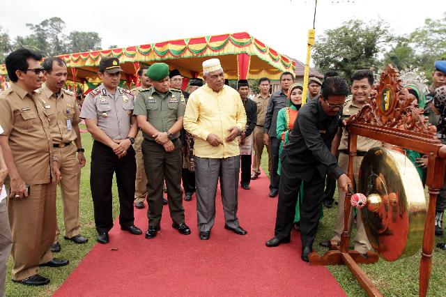 Bupati Imbau Masyarakat Hidupkan Kembali Tradisi Gotong Royong