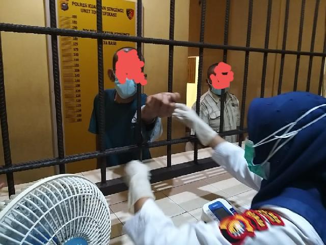 Tahanan Polres Kuansing Ikut Divaksin Covid-19
