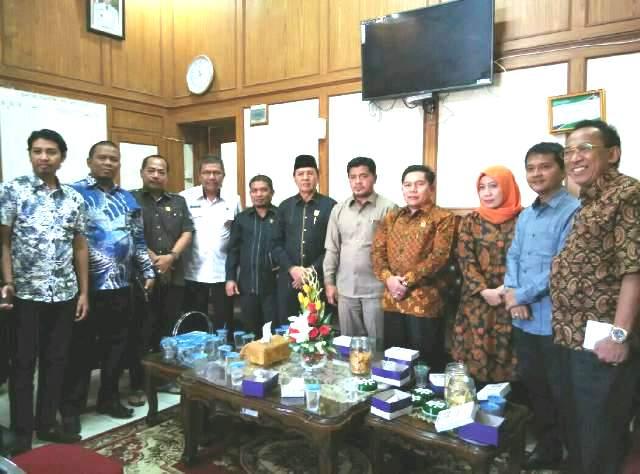 Bahas Dana Aspirasi, Komisi B Sharing Informasi dengan BPKAD Kota Padang
