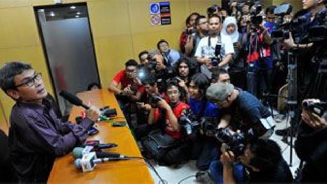 Gedung KPK Dipenuhi Peliput Akil Mochtar dan Pejabat Riau yang Kunjungi Rusli Zainal