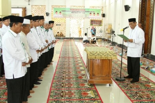Bupati Minta Pengurus Masjid Agung dan MUI Kuansing Kawal Aqidah Umat