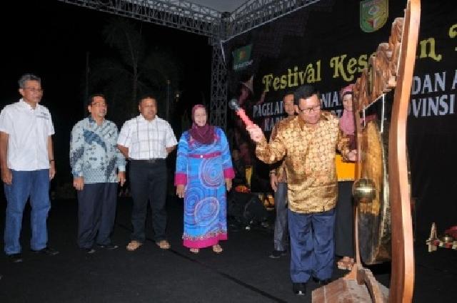 Selama Pacu Jalur, 3 Provinsi Ikut Serta Dalam Ajang Festival Kesenian Daerah