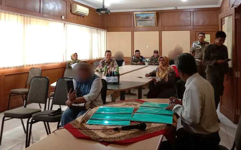 Langar Perda, PKL Pemilik Kafe hingga Tukang Pijat Jalani Sidang di Mako Pol PP Padang